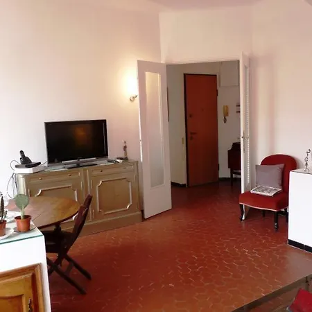 Sleeps 2 Wifi Cannes